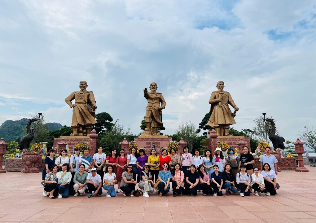 Tiểu học Hoàng Hoa Thám về nguồn - nơi hội tụ hồn thiêng sông núi Bạch Đằng Giang