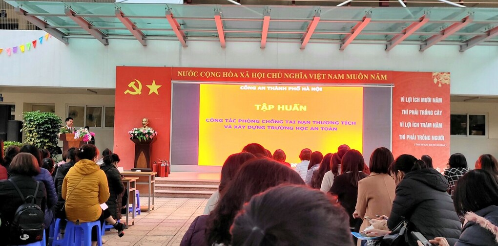 Tiểu học Hoàng Hoa Thám tập huấn phương án phòng cháy chữa cháy, phòng chống tai nạn thương tích và xây dựng trường học an toàn