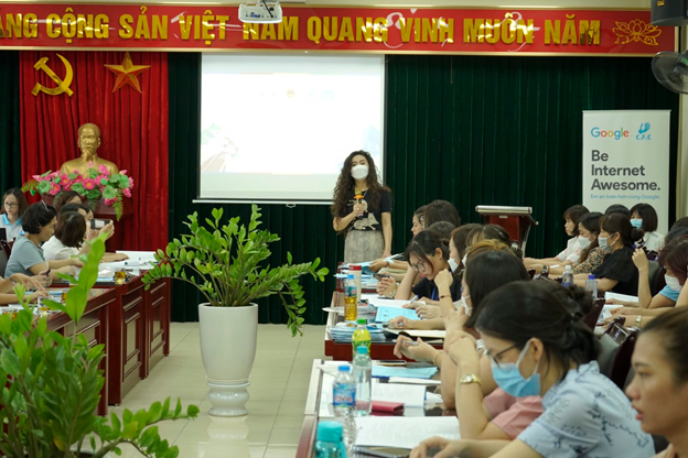 Trường Tiểu học Hoàng Hoa Thám tham gia tập huấn "Hướng dẫn trẻ em sử dụng mạng Internet an toàn và hiệu quả"
