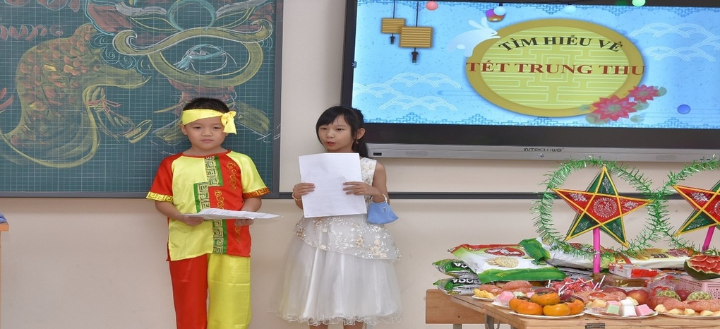 Hoạt động trải nghiệm với chủ đề  "Vui Tết Trung thu cổ truyền - Gìn giữ nét văn hóa đẹp"