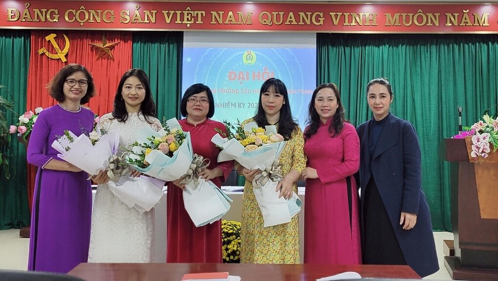 Công đoàn trường Tiểu học Hoàng Hoa Thám tổ chức thành công đại hội nhiệm kỳ 2023 - 2028.