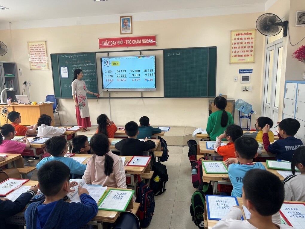Giáo viên khối 3 yêu nghề và say nghề hơn với Hội giảng mùa Xuân