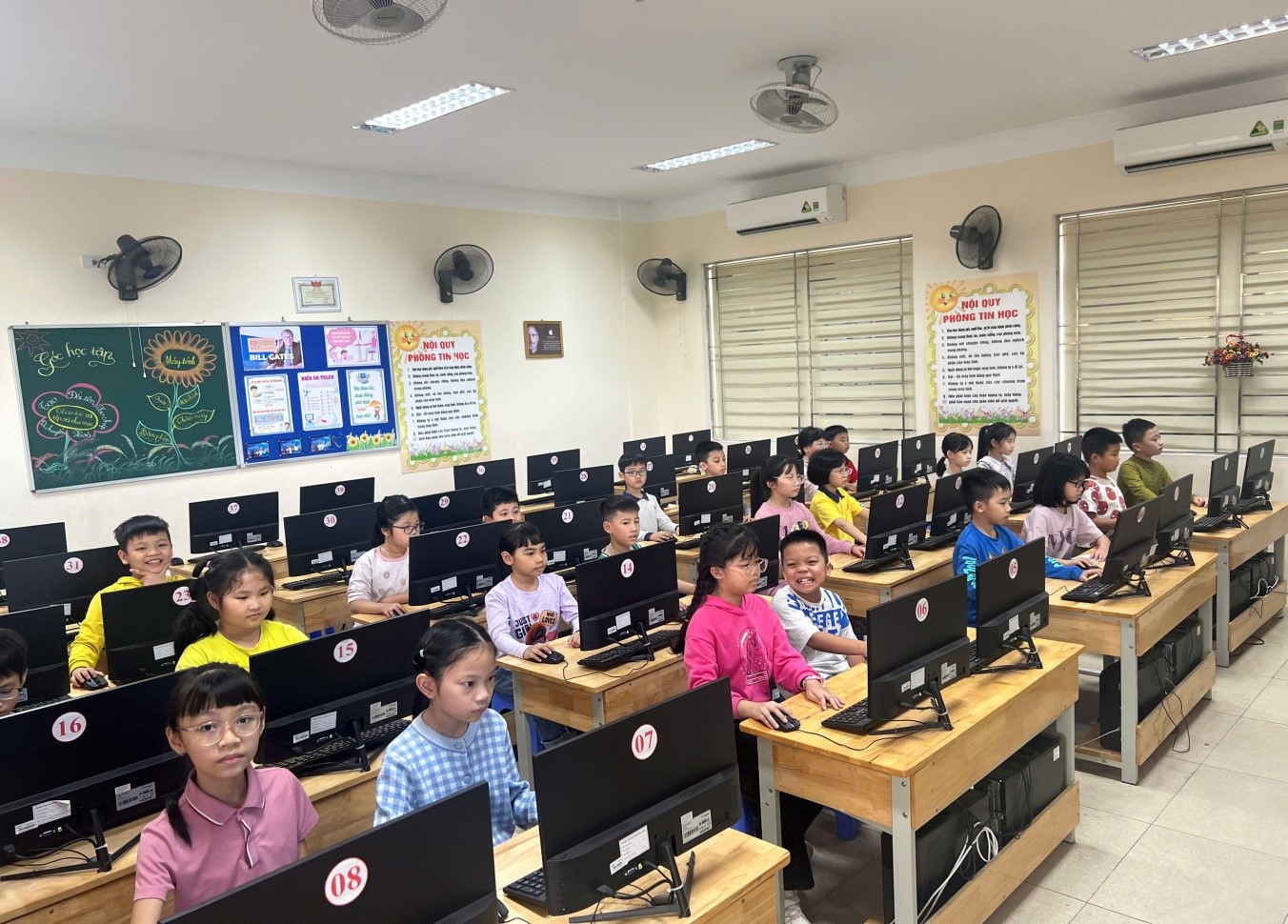 Khối 3 rộn ràng tham gia sân chơi “Trạng Nguyên Tiếng Việt”- cấp trường