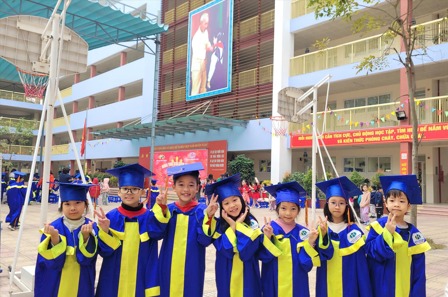 Những tấm gương nhỏ phấn đấu không ngừng nghỉ.