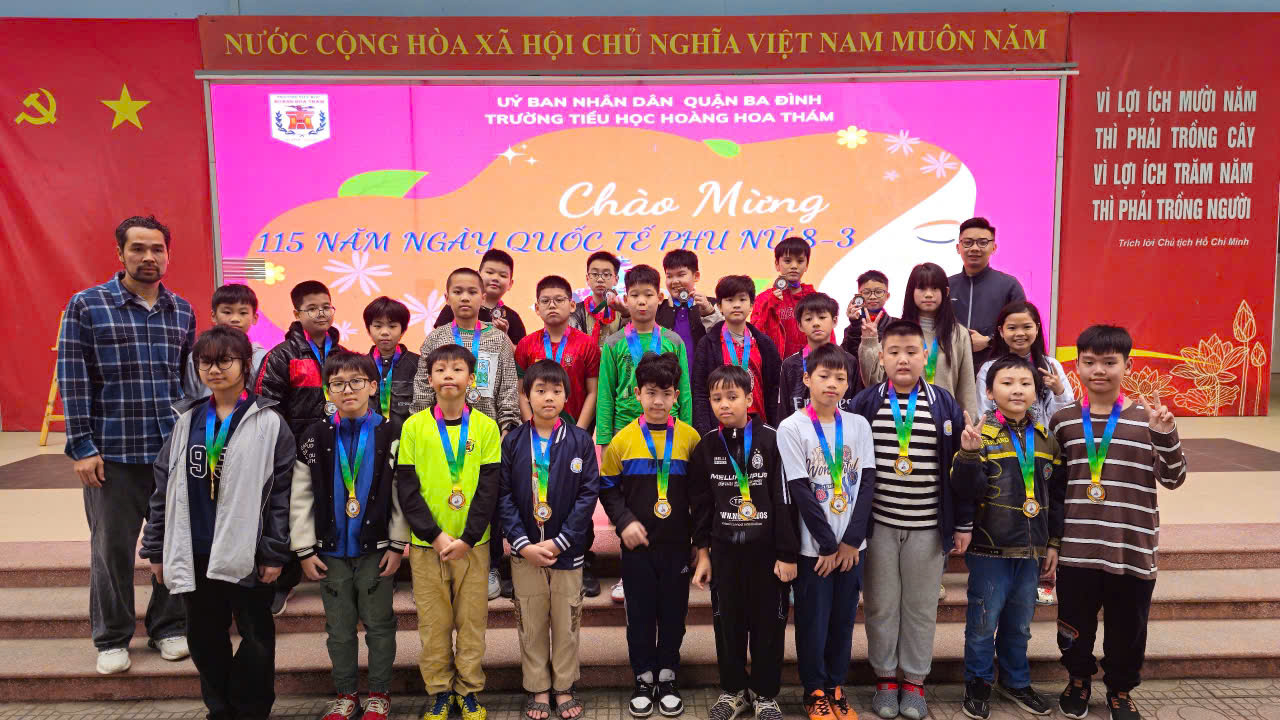 Khối 5 sôi nổi trong phong trào thể thao tại trường Tiểu học Hoàng Hoa Thám