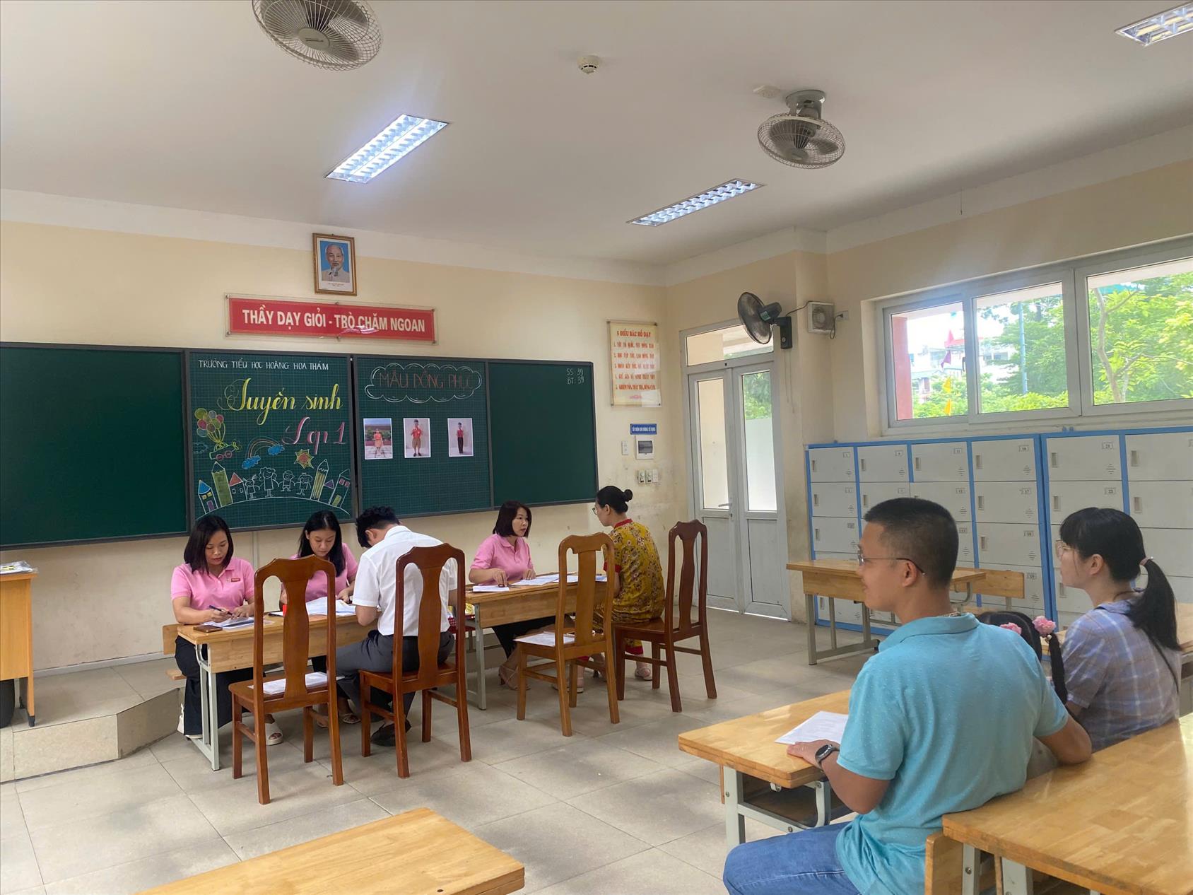 Trường Tiểu học Hoàng Hoa Thám tổ chức tuyển sinh theo hình thức trực tiếp học sinh vào lớp 1 năm học 2025 - 2026