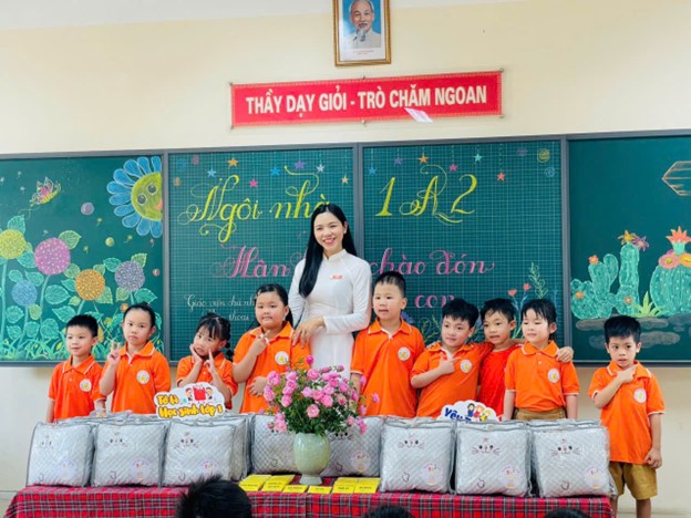 Ngày đầu tiên đến trường - Hành trình yêu thương bắt đầu của lớp 1A2