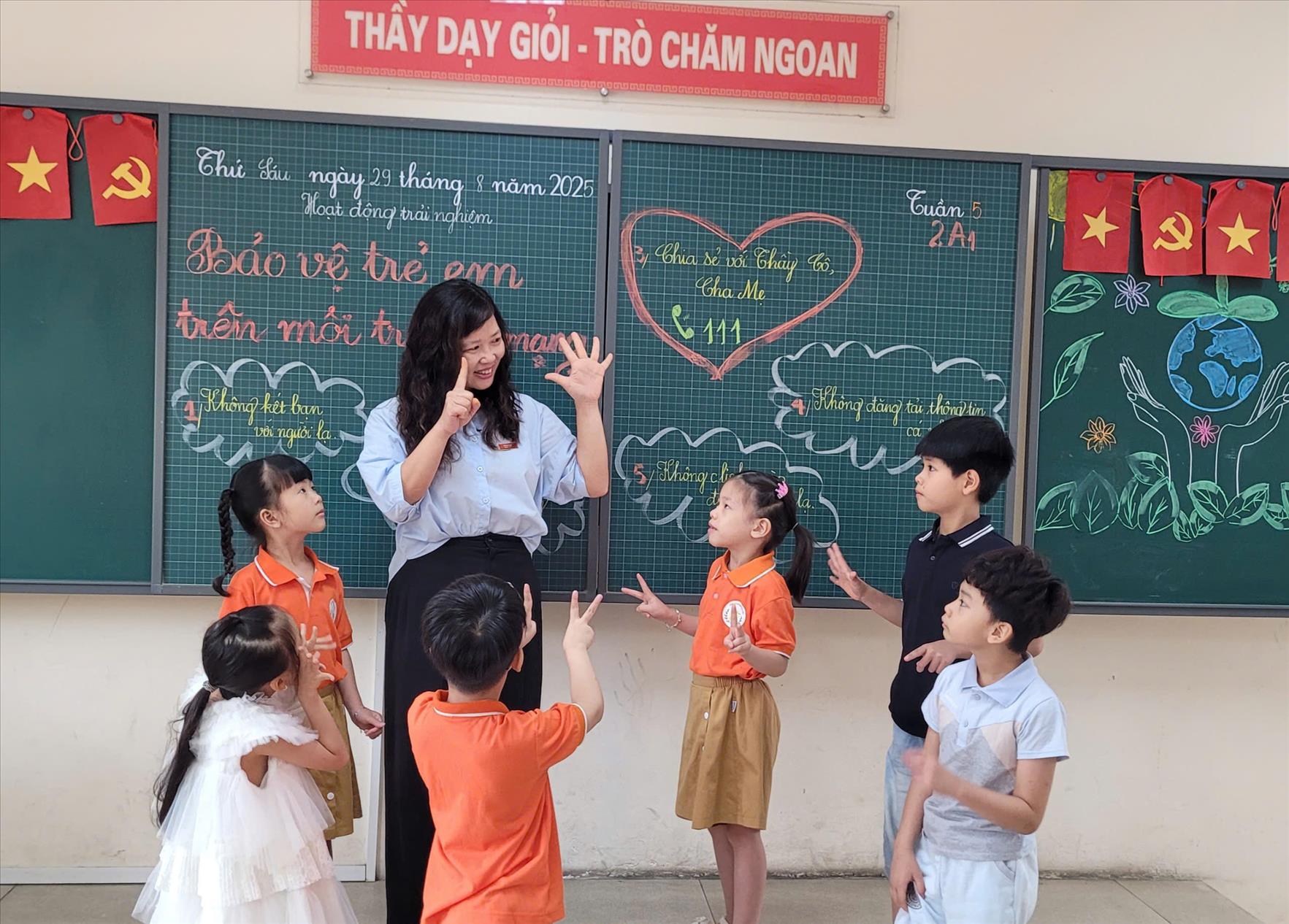 Cùng chia sẻ bảo vệ trẻ em an toàn trên không gian mạng.