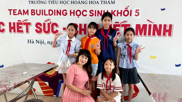 Hoạt động trải nghiệm "Làm nghệ nhân nhí" của Khối 5 trường Tiểu học Hoàng Hoa Thám