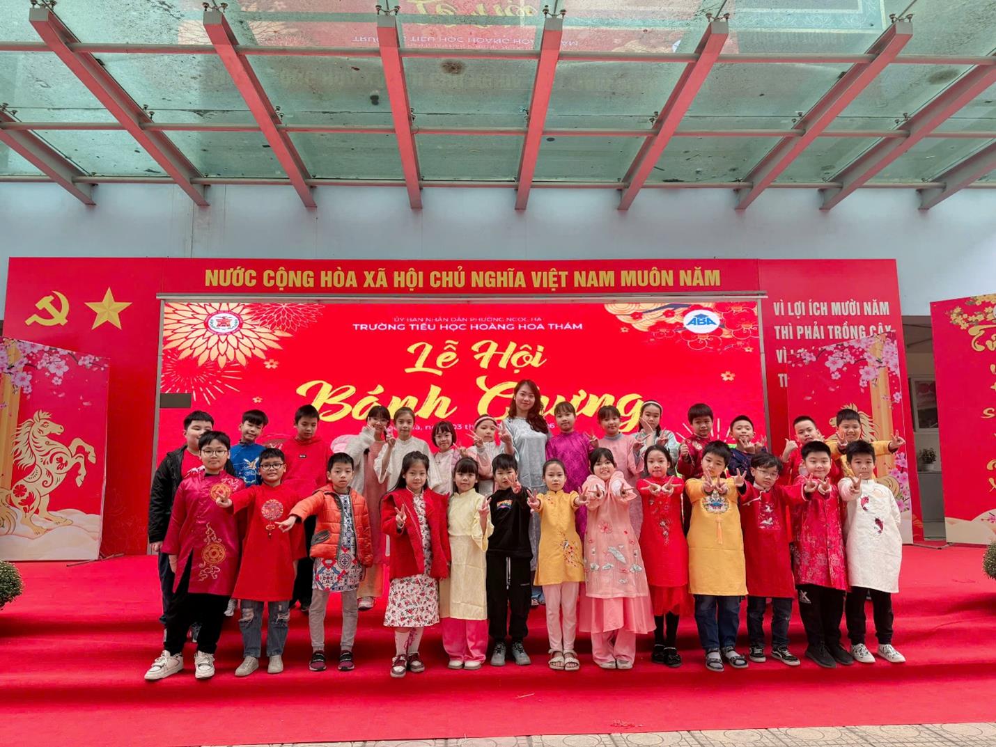 Khối 4 trường Tiểu học Hoàng Hoa Thám: Rộn ràng sắc xuân cùng Ngày hội bánh chưng 2026