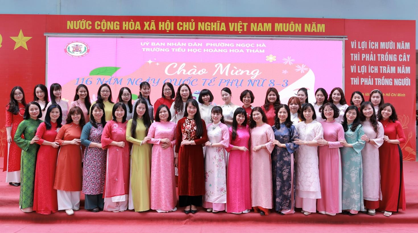 Trường Tiểu học Hoàng Hoa Thám sôi nổi hưởng ứng Tuần lễ Áo dài Việt Nam 2026