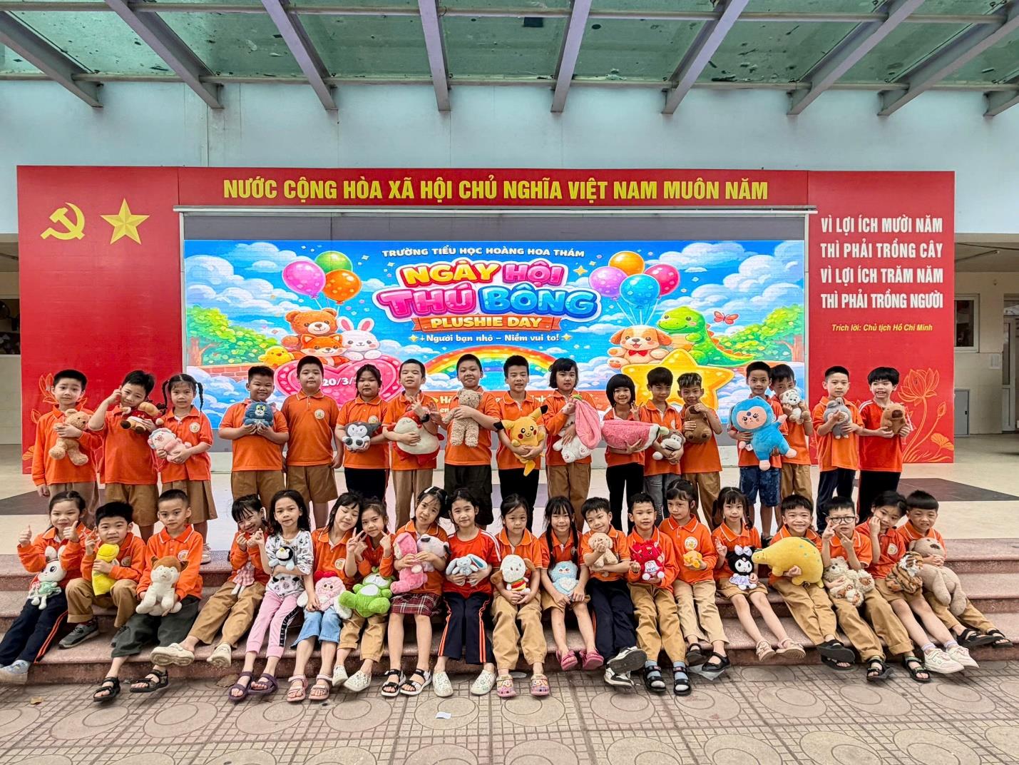 🌿 Dưới tán cây Hạnh phúc, bên người bạn Yêu thương - Một ngày đến trường thật ý nghĩa của học sinh khối 1 🌿