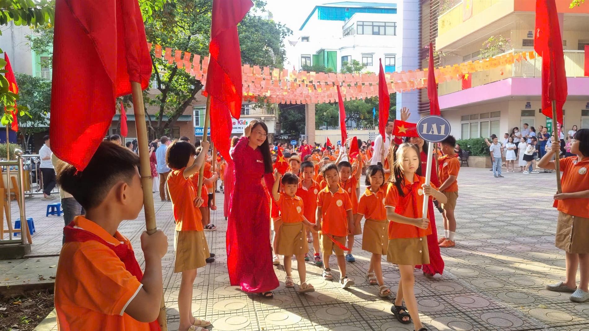 🏫🌟 CHÀO ĐÓN CÁC “TÂN BINH” LỚP 1 ĐẾN VỚI NGÔI NHÀ CHUNG TIỂU HỌC HOÀNG HOA THÁM! 🌟🏫