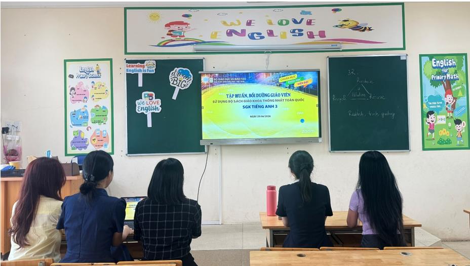 Tổ Tiếng Anh – Trường Tiểu học Hoàng Hoa Thám tích cực tham gia tập huấn sử dụng bộ sách giáo khoa GLOBAL SUCCESS thống nhất toàn quốc