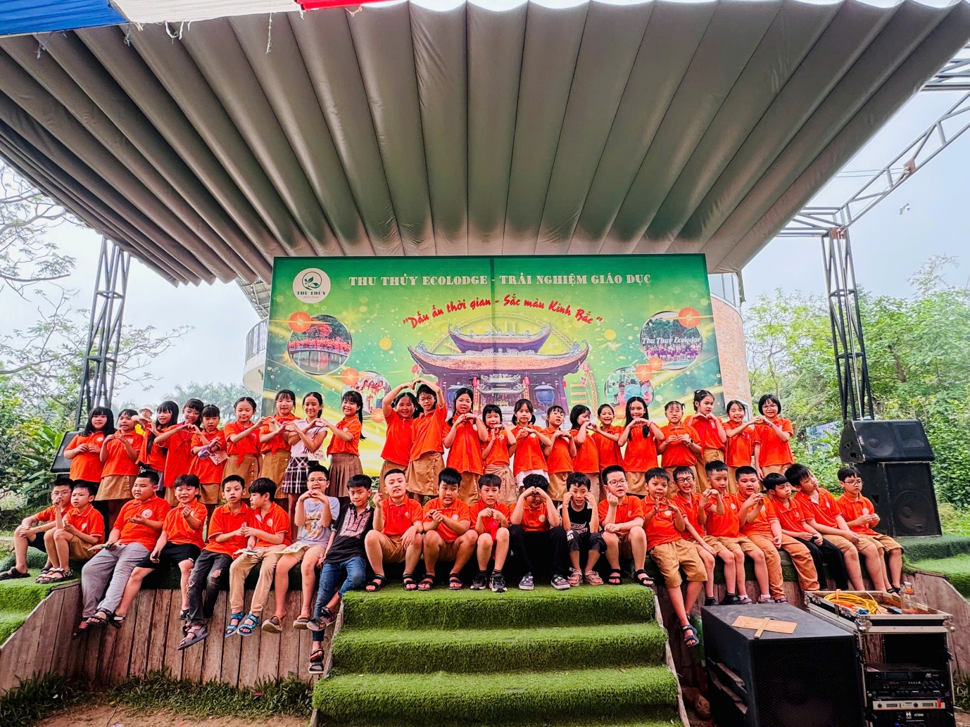Ảnh có chứa ngoài trời, bầu trời, cây cối, cỏ

Nội dung do AI tạo ra có thể không chính xác.