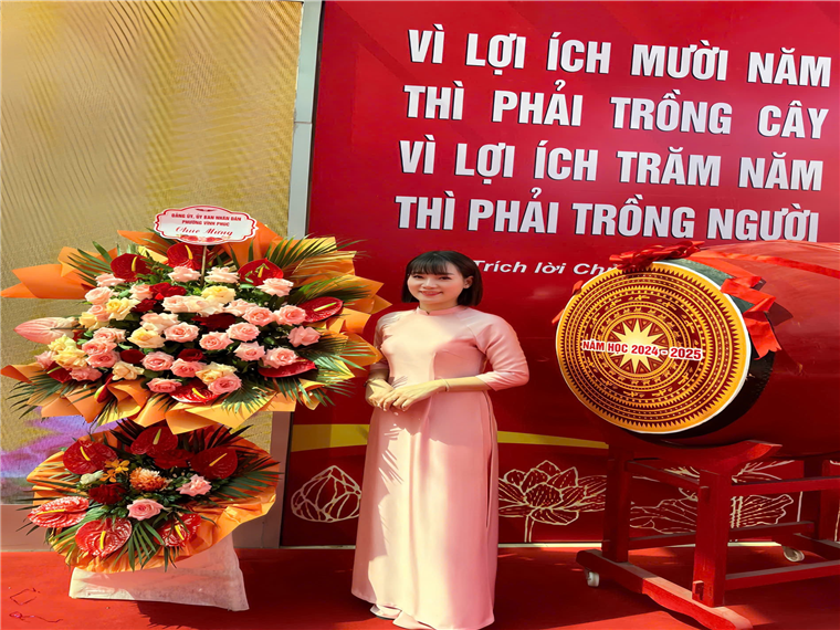 A person in a pink dress standing next to a large red sign

AI-generated content may be incorrect.