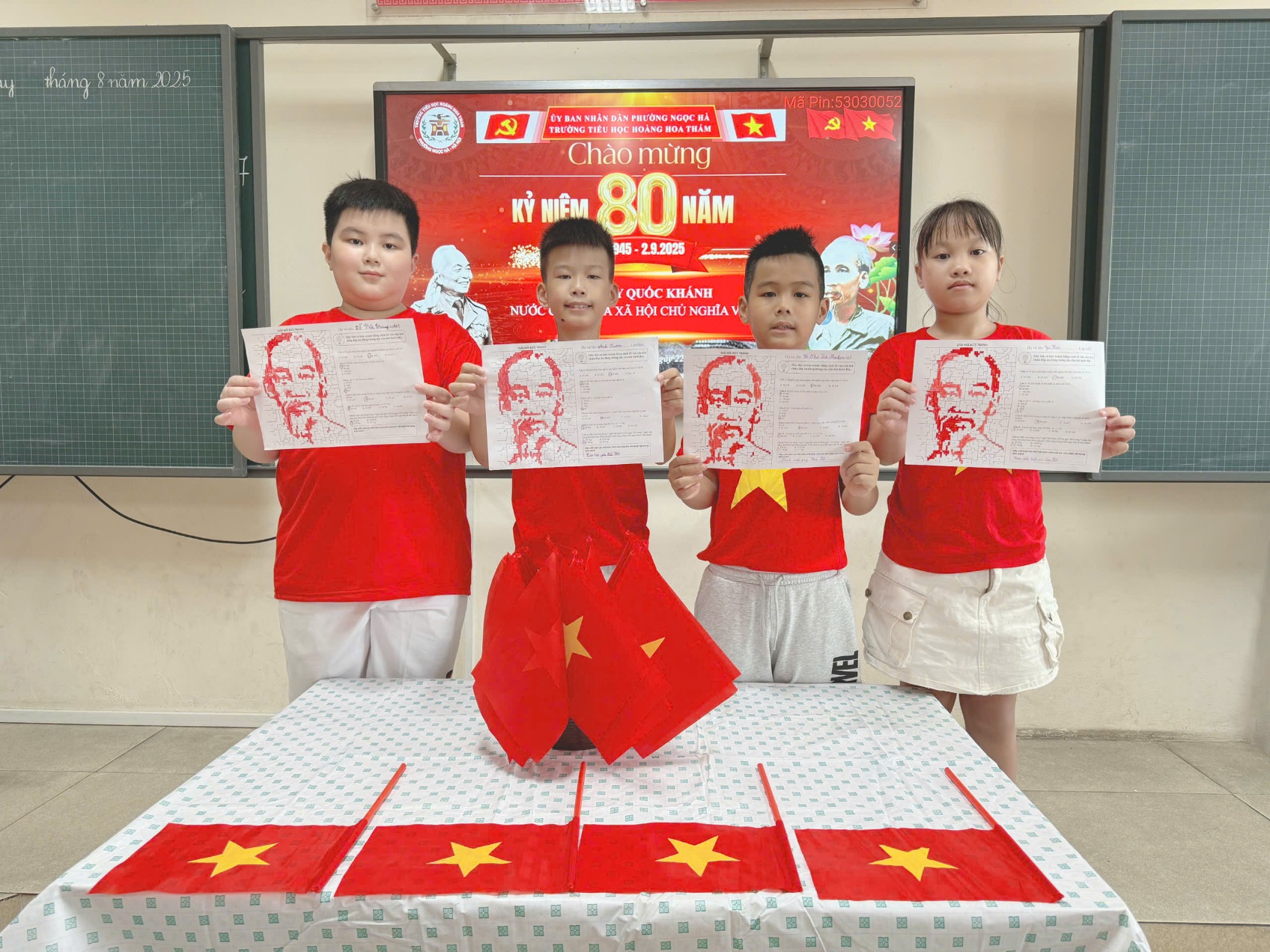A group of kids holding up a paper

AI-generated content may be incorrect.