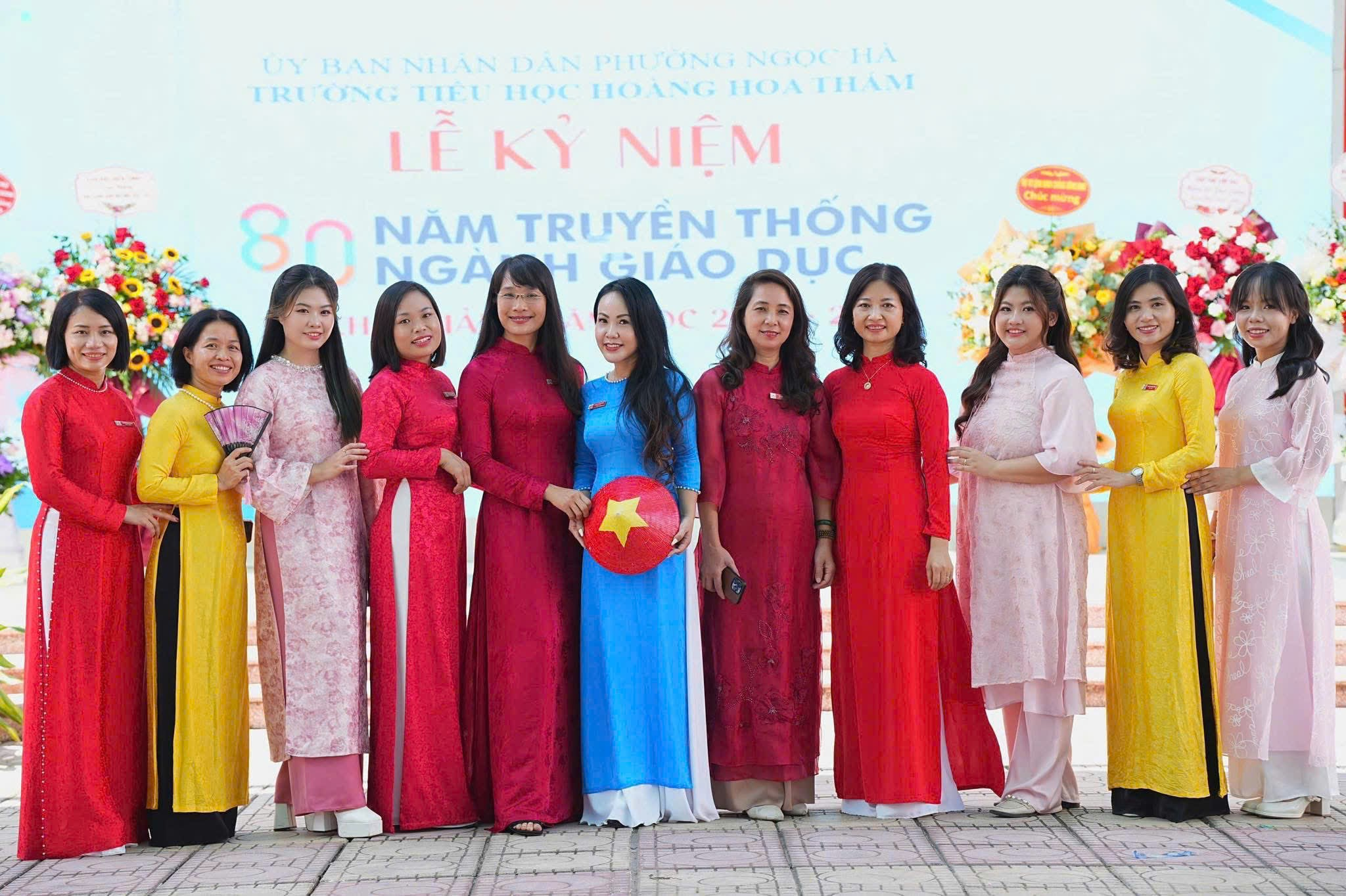 A group of women in long dresses

AI-generated content may be incorrect.